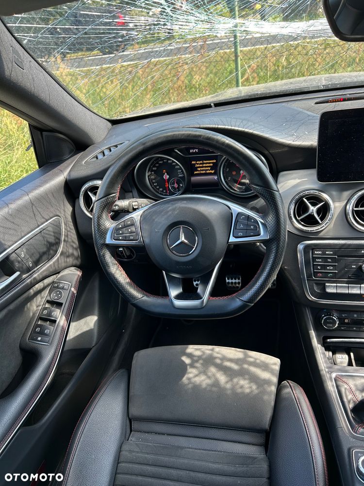 Mercedes-Benz CLA 200 AMG Line - 18