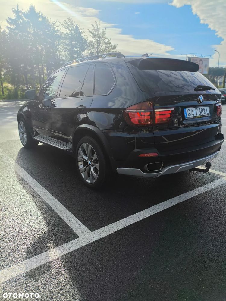 BMW X5 4.8i - 1
