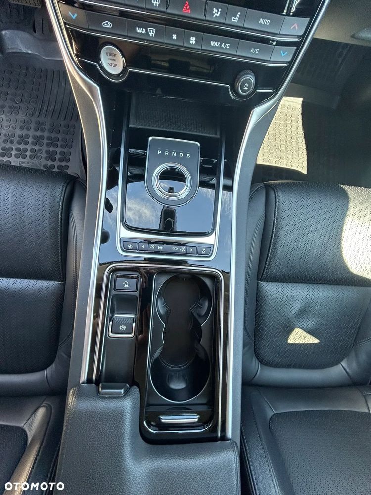Jaguar XF 2.0 i4D AWD Prestige - 17