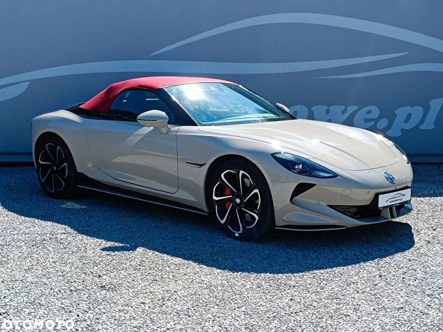 MG Cyberster 77kWh AWD Czerwony Dach - 39