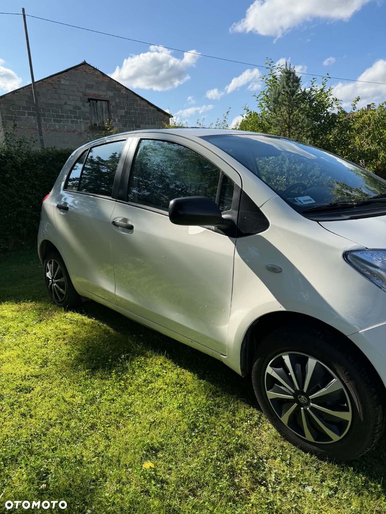 Toyota Yaris - 4