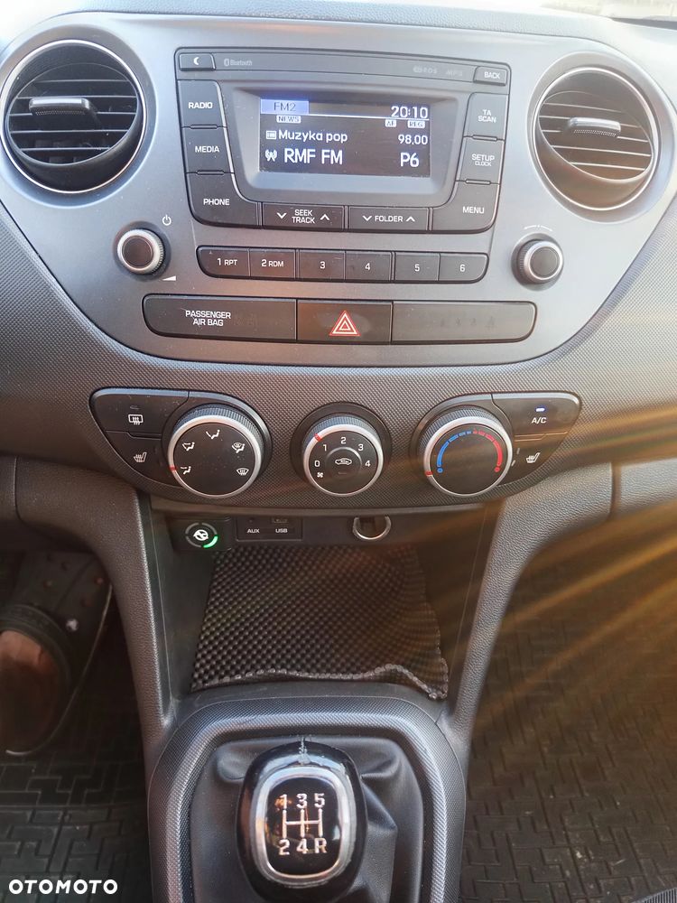 Hyundai i10 1.0 - 8