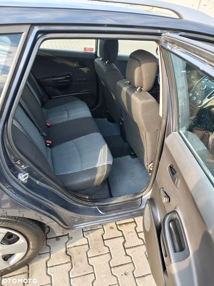 Kia Ceed - 8