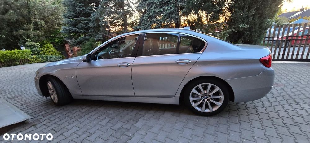 BMW Seria 5 535i xDrive Sport-Aut Luxury Line - 11