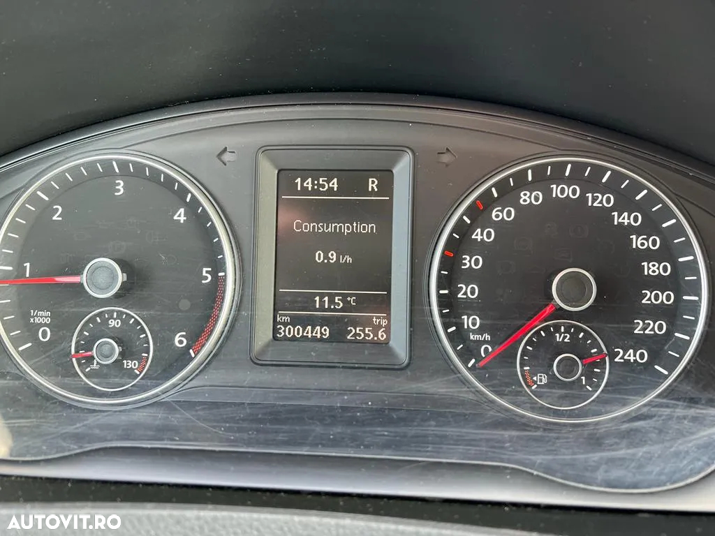 Volkswagen Caravelle - 20