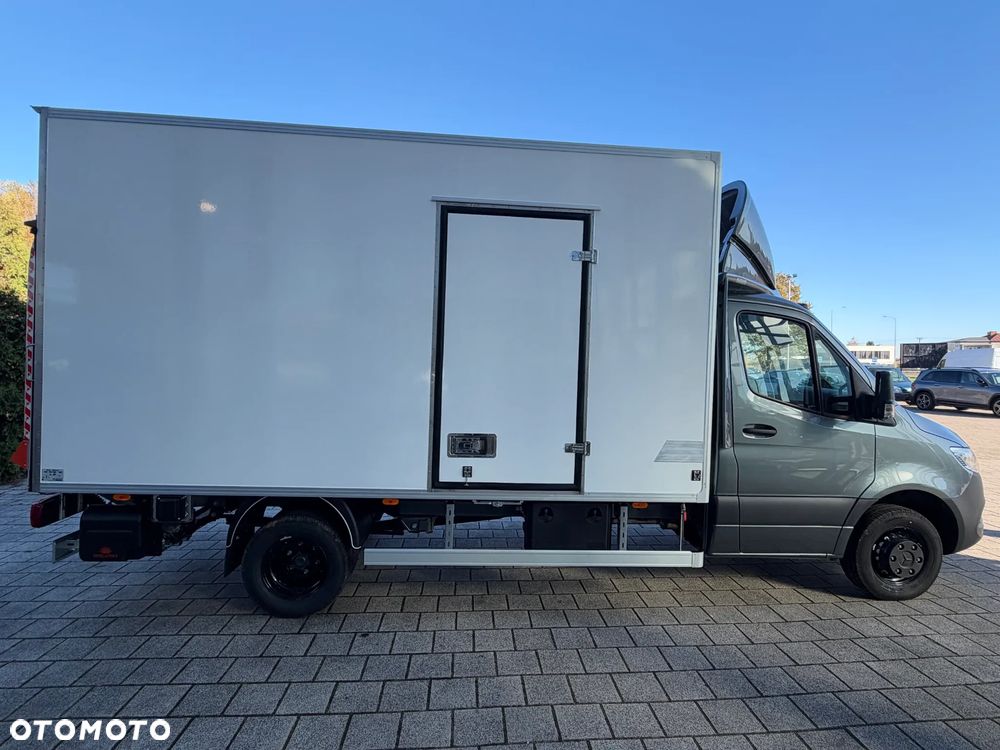 Mercedes-Benz Sprinter - 5