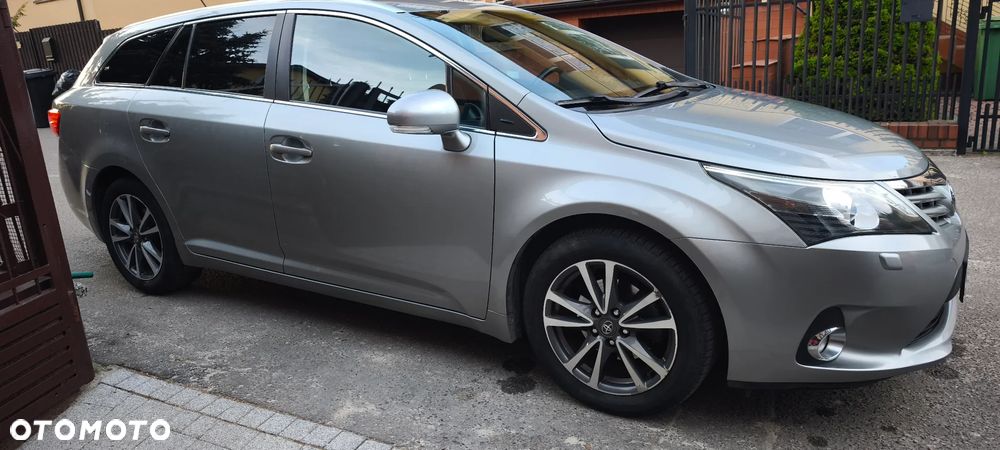 Toyota Avensis 2.0 D-4D Premium - 5