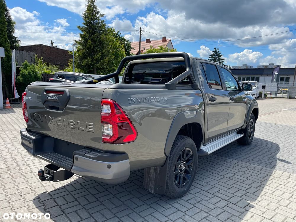 Toyota Hilux 2.8 D-4D Double Cab Invincible 4x4 - 6