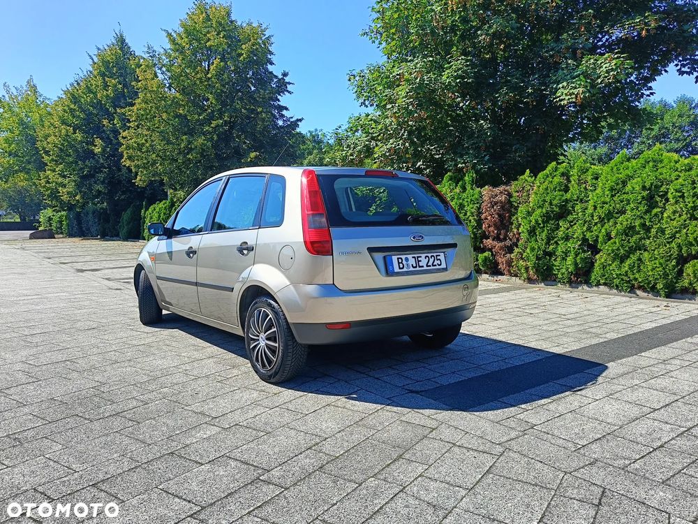 Ford Fiesta 1.3 Ambiente - 14