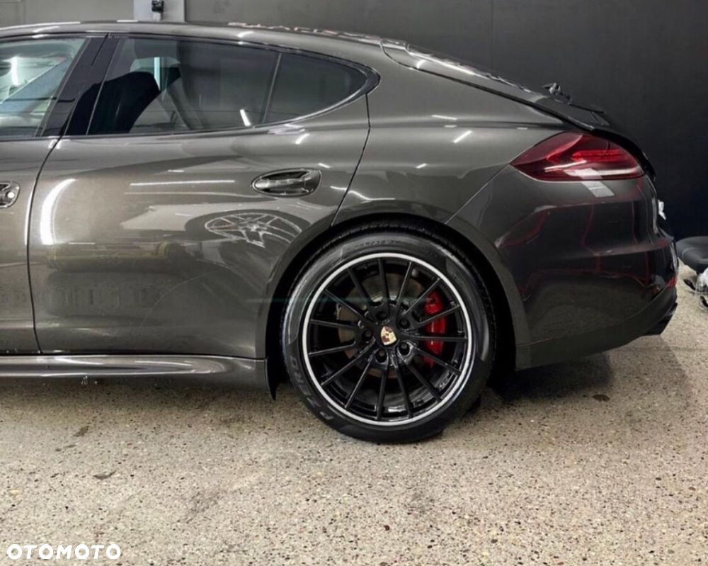 Porsche Panamera - 15