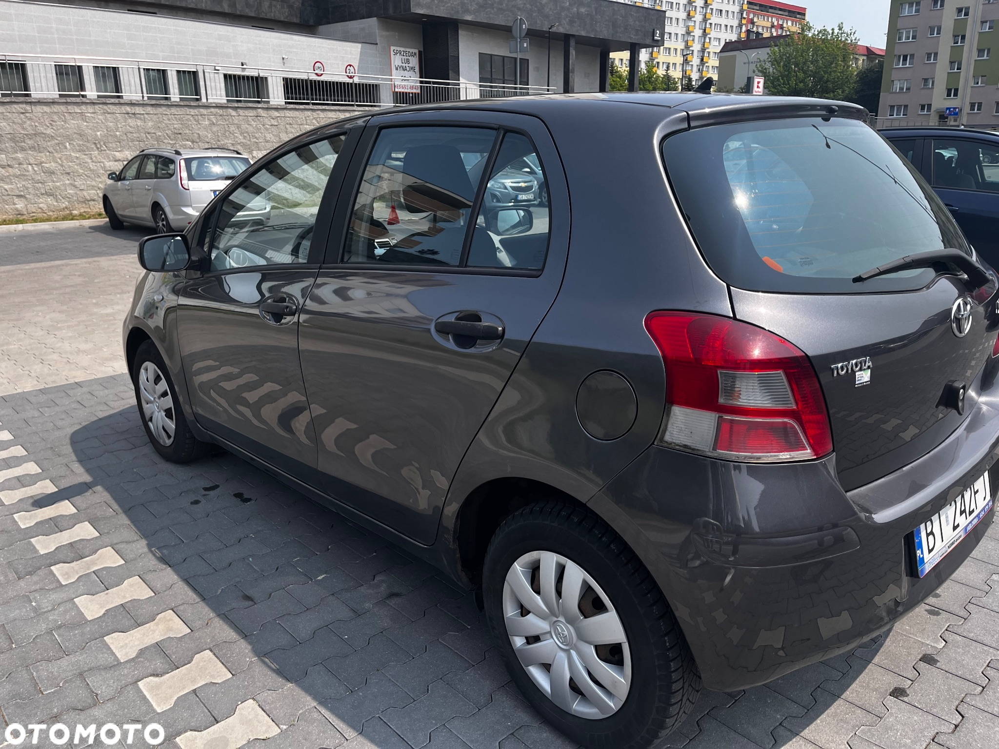 Toyota Yaris 1.0 Entry - 2