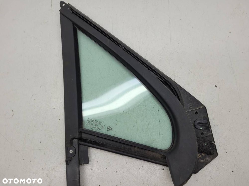 SZYBA DRZWI LEWA PRZÓD TRÓJKĄT MAŁA PEUGEOT 2008 I 980147608 - 5