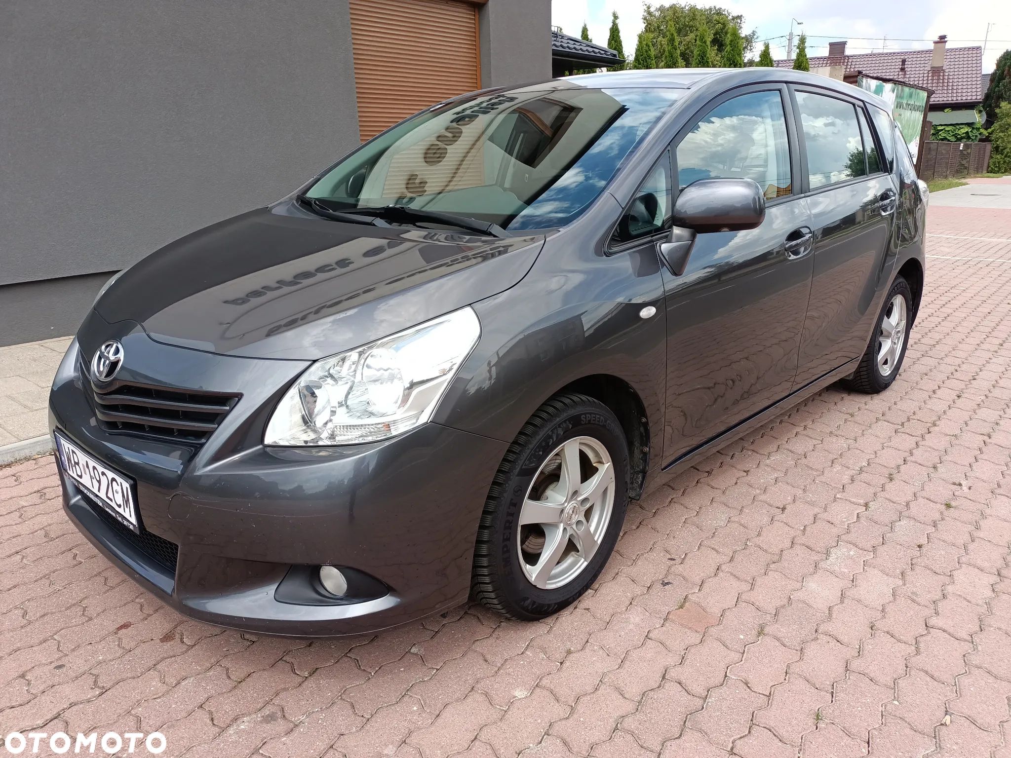 Toyota Verso 1.6 Premium - 1