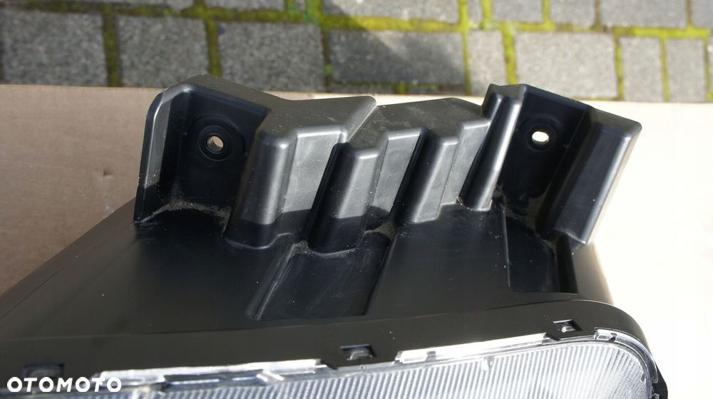 LEWY LED ŚWIATŁO DRL HALOGEN KIA SOUL II EV - 2