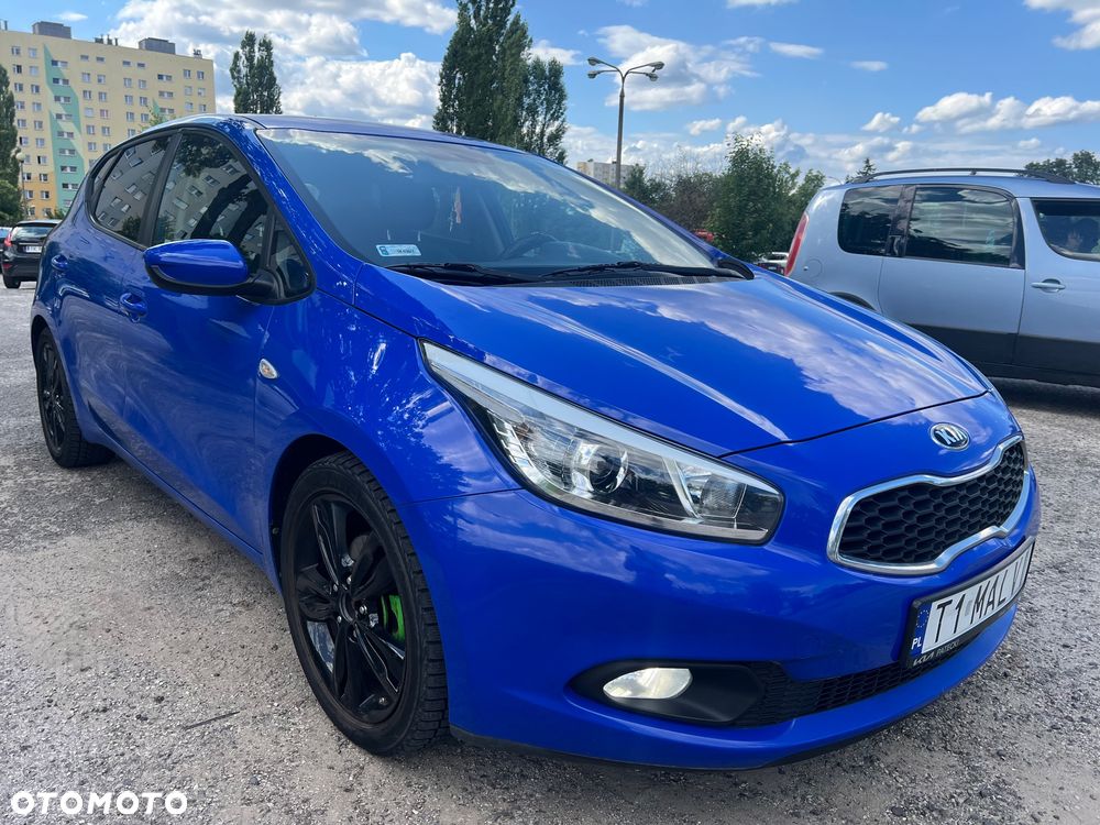 Kia Ceed - 12