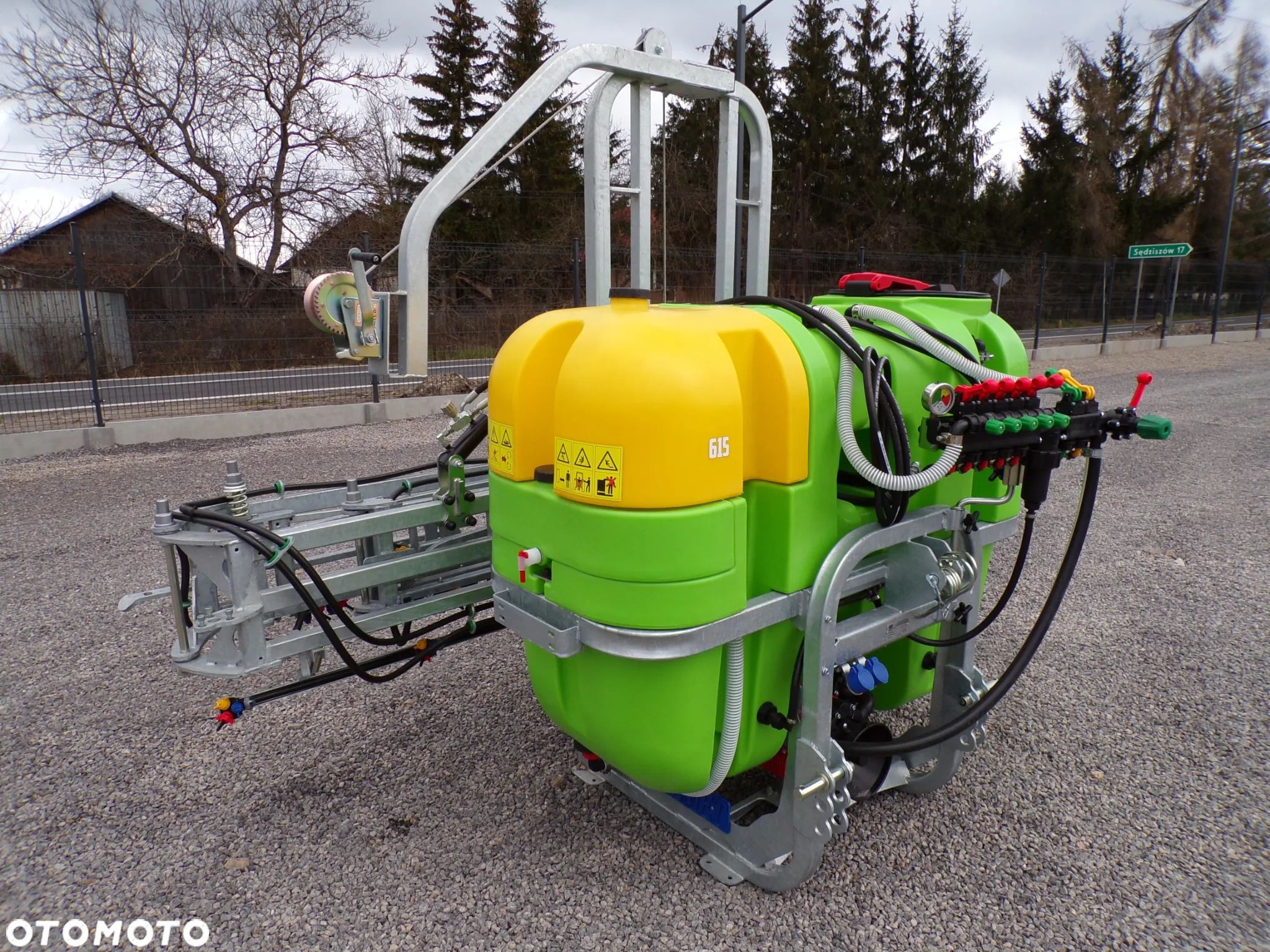 Opryskiwacz zawieszany TOLMET 300-1200l zawieszany / stabilizacja hydrauliczna / potrójna oprawa rozpylaczy RSM/ zawór stałociśnieniowy OD RĘKI - 1