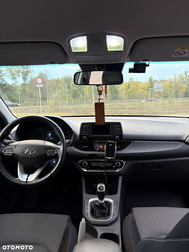Hyundai i30 1.4 Classic + - 17