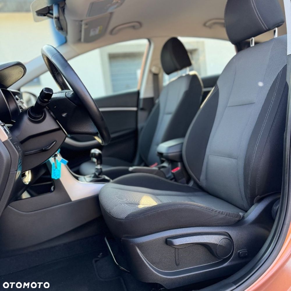 Hyundai i30 - 33