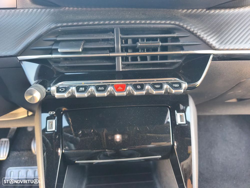 Peugeot 2008 - 12