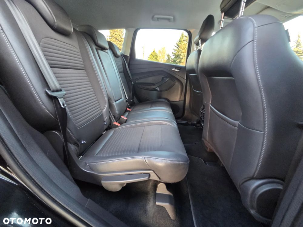 Ford Kuga 2.0 TDCi 2x4 Titanium - 32