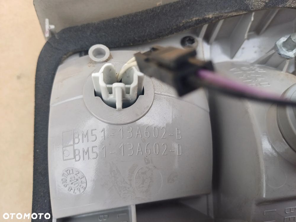Focus MK3 kombi lampa prawy tył w klapę led 10-14 - 9