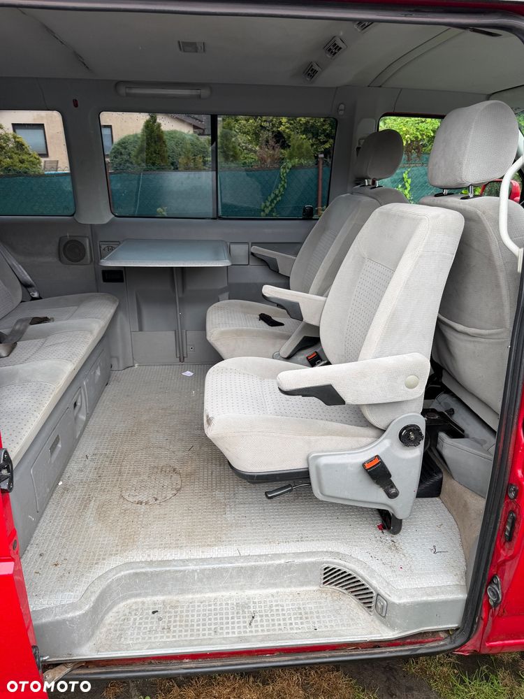 Volkswagen Multivan Standard - 11