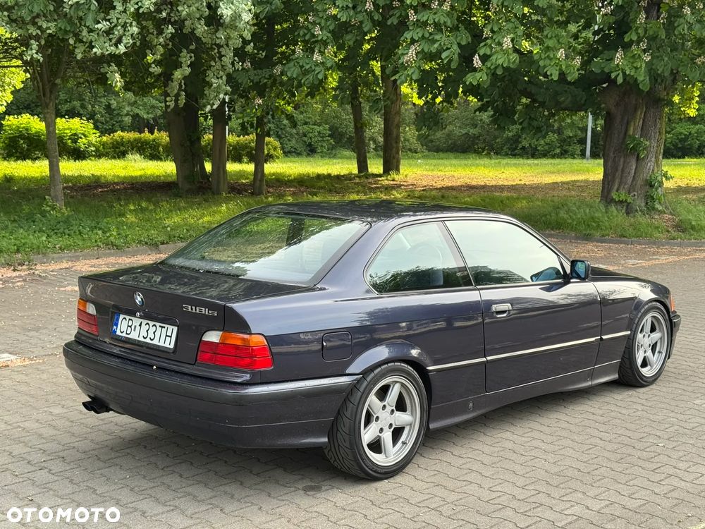 BMW Seria 3 318is - 7