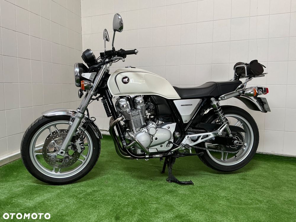 Honda CB - 2