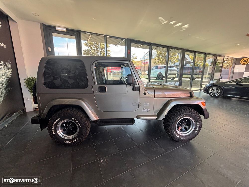 Jeep Wrangler 4.0 Auto Sahara - 17