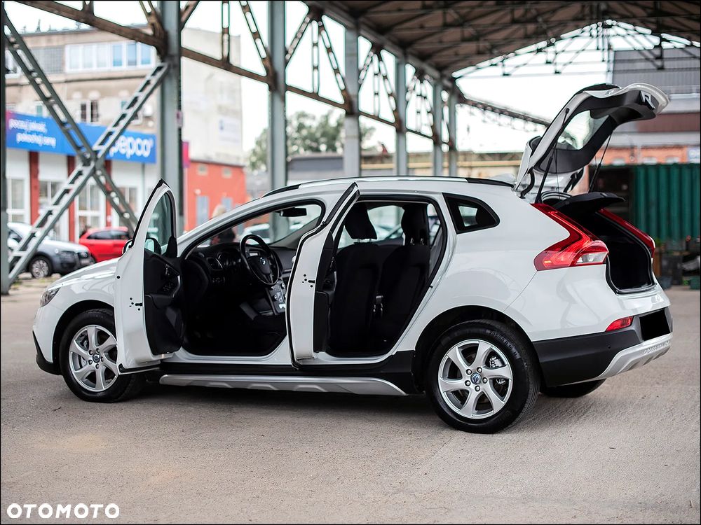 Volvo V40 Cross Country - 12