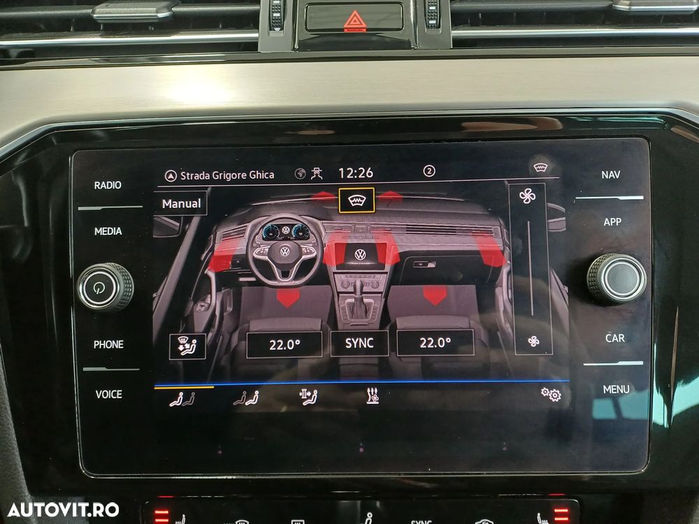 Volkswagen Passat 2.0 TDI SCR DSG Elegance - 32