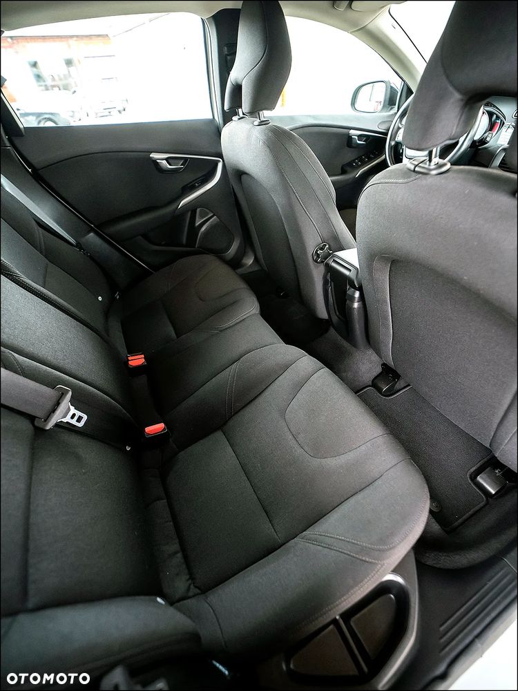Volvo V40 Cross Country - 34