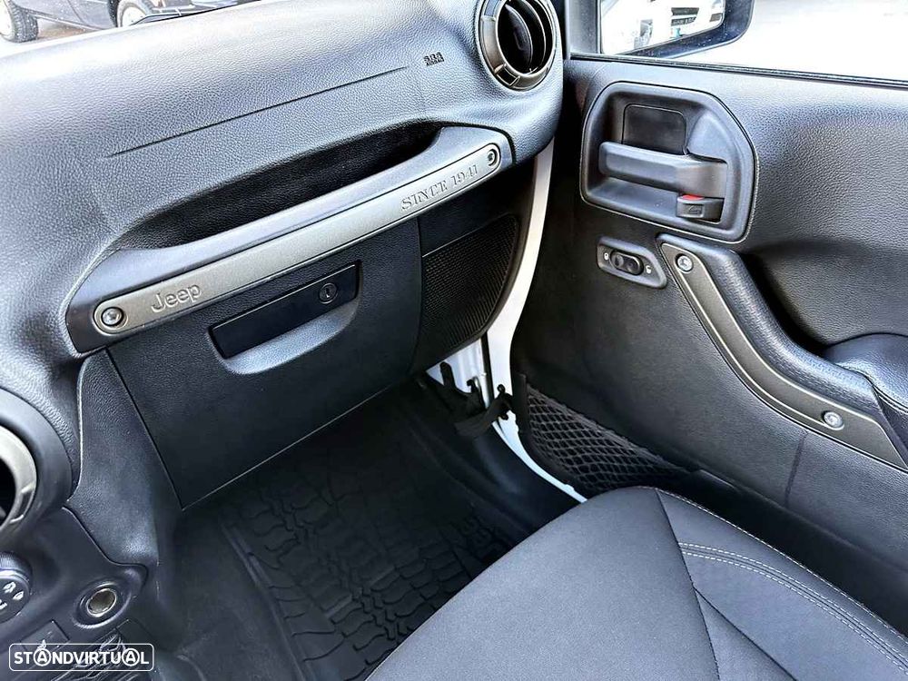 Jeep Wrangler Unlimited - 19