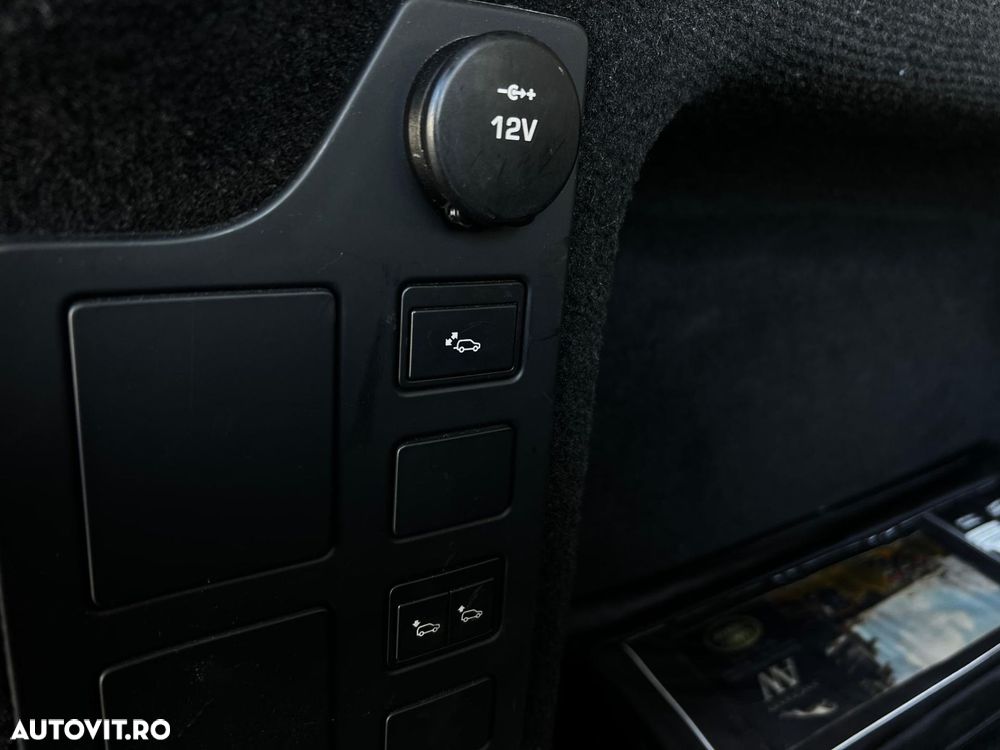 Land Rover Discovery - 16