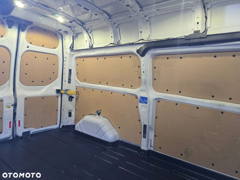 Ford Transit Custom - 13