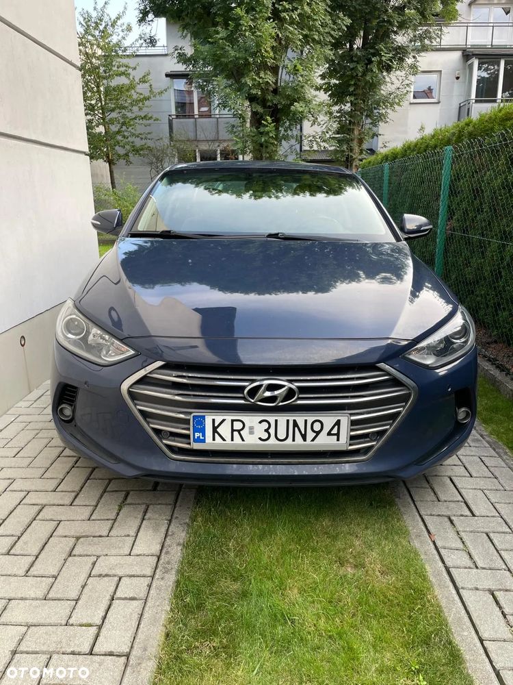 Hyundai Elantra 1.6 Comfort - 3