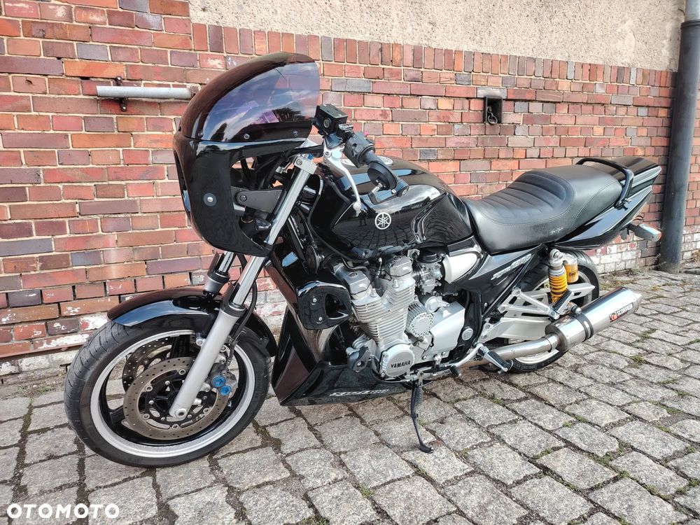 Yamaha XJR - 3
