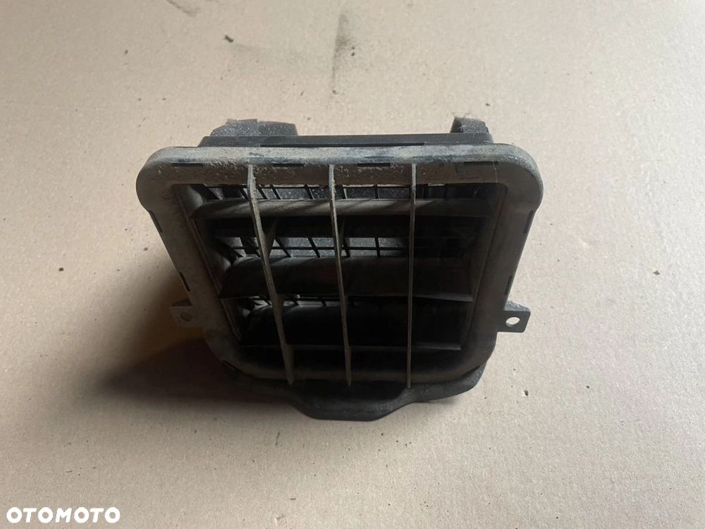 8K0819161 kratka wentylacyjna bagażnika lewa Audi a5 8t lift sportback