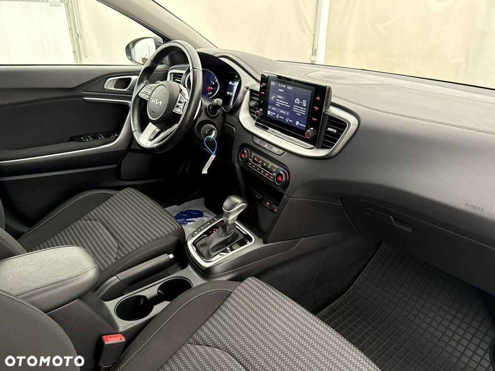 Kia Ceed - 23