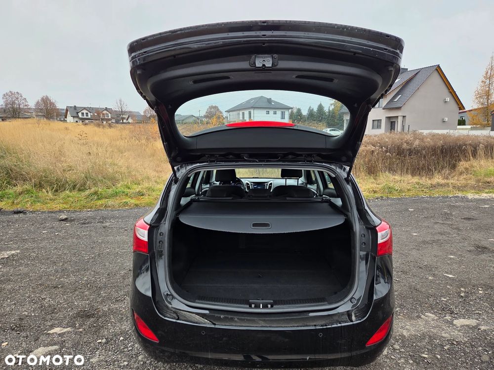 Hyundai i30 blue 1.6 CRDi Style - 8