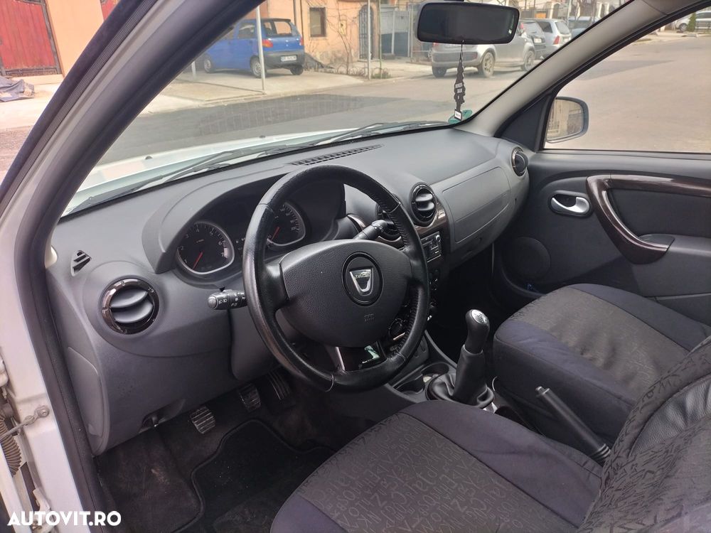 Dacia Duster 1.6 16V 105 4x2 Laureate - 8