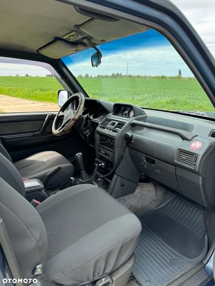 Mitsubishi Pajero 2.5 TD GL - 14