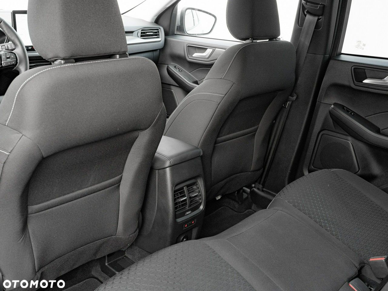 Ford Kuga 1.5 EcoBoost FWD Titanium - 24