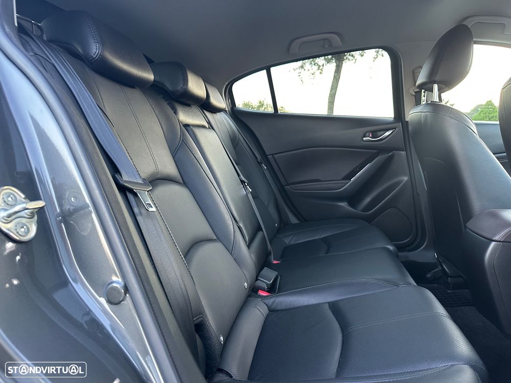 Mazda 3 Hatchback 1.5 Sky-D Excellence Pack Leather - 32