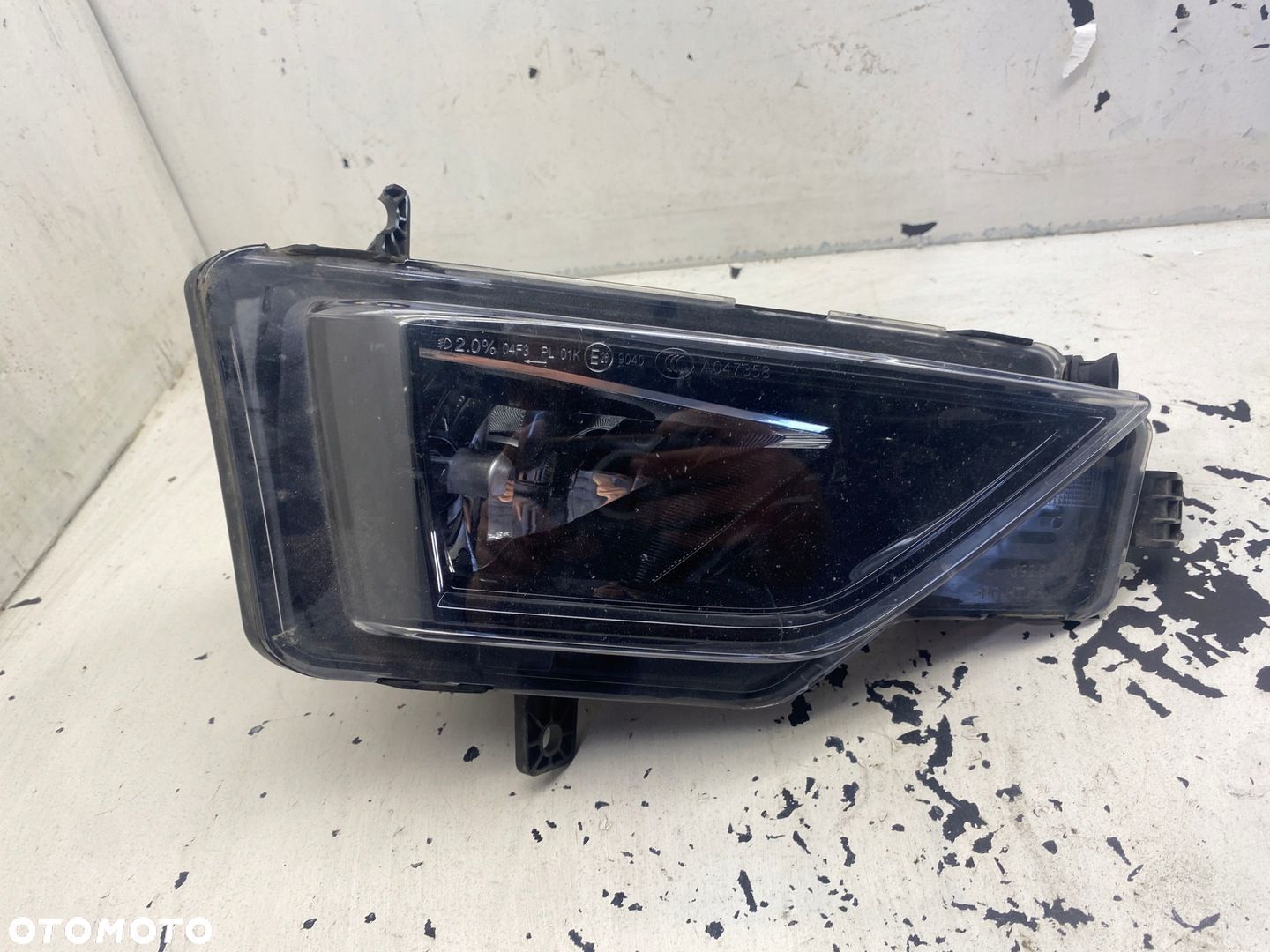 VW GOLF SPORTSVAN HALOGEN PRAWY 510941662B - 1