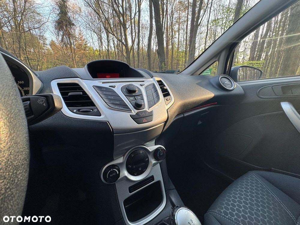 Ford Fiesta 1.6 Titanium - 27