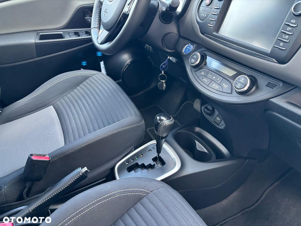 Toyota Yaris Hybrid 100 Premium EU6 - 13