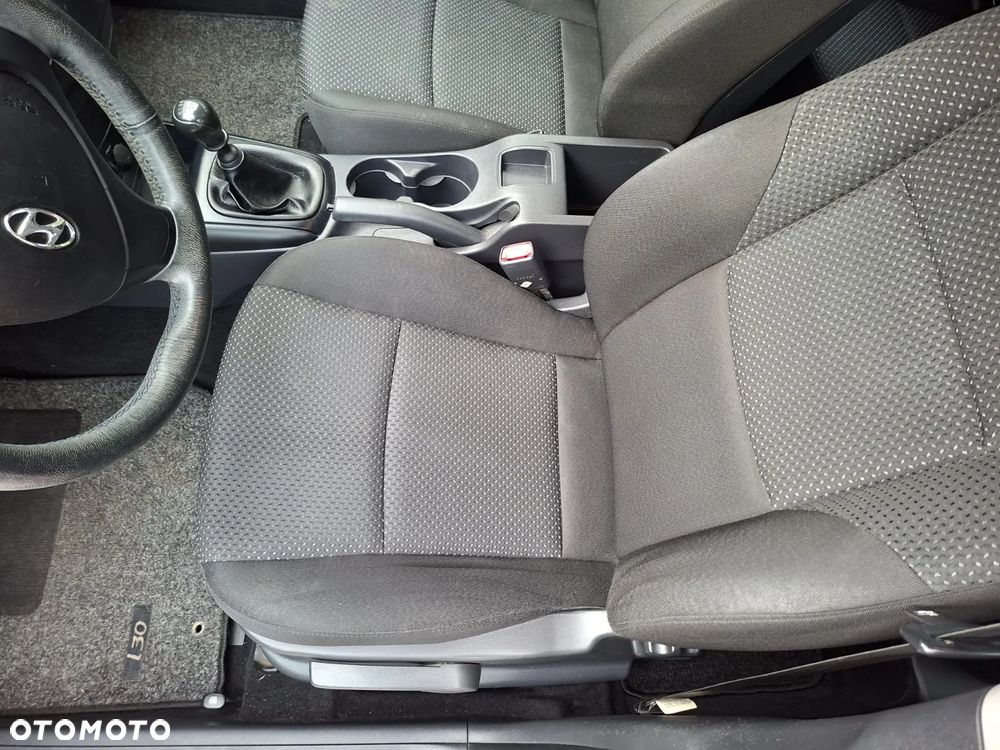 Hyundai i30 1.4 Base - 13