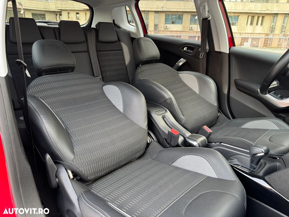Peugeot 2008 PureTech 110 Stop&Start EAT6 Allure - 16