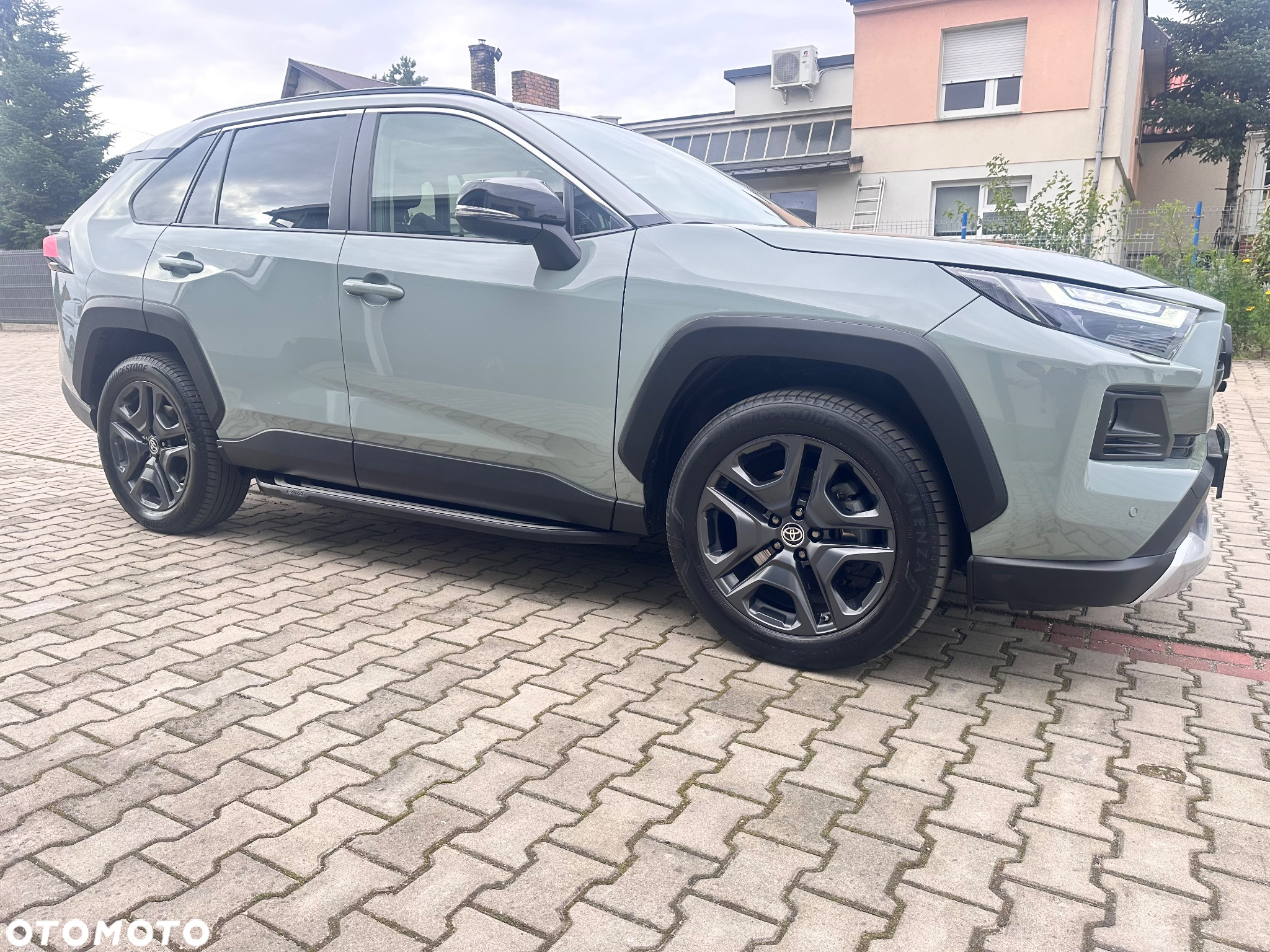 Toyota RAV4 - 10
